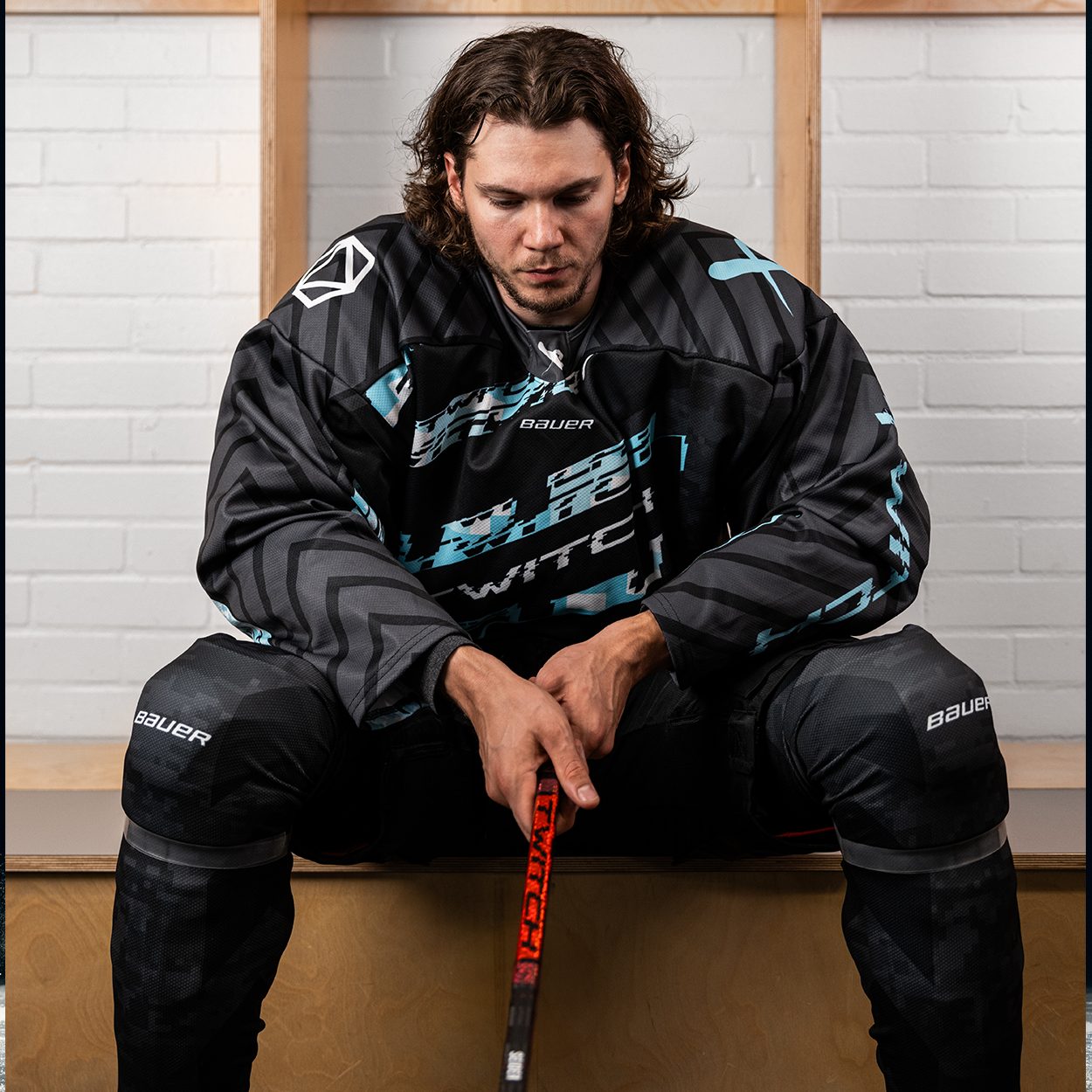 BAUER TWITCH GRIP STICK RED SENIOR