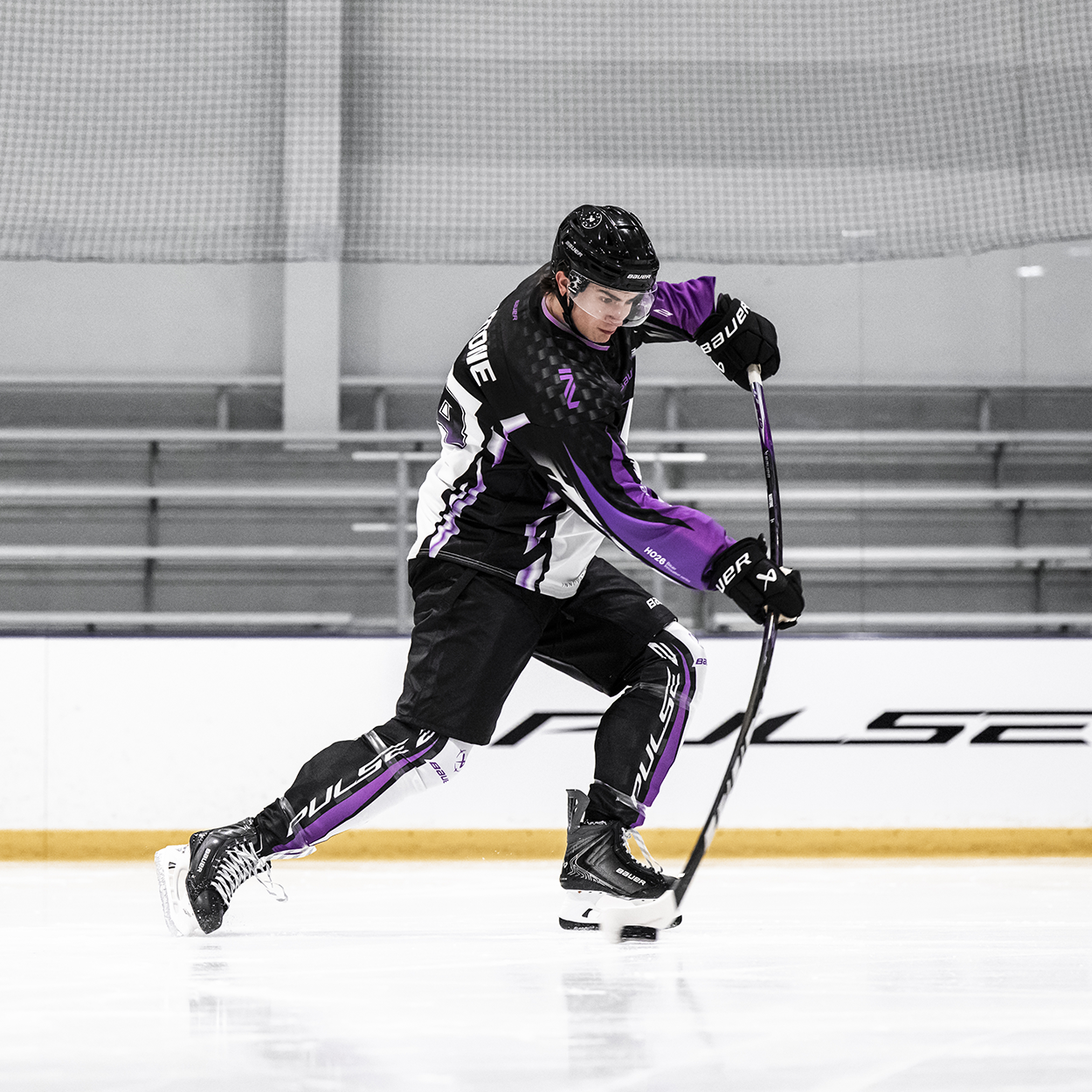 BAUER PULSE 2 BLACK STICK SENIOR