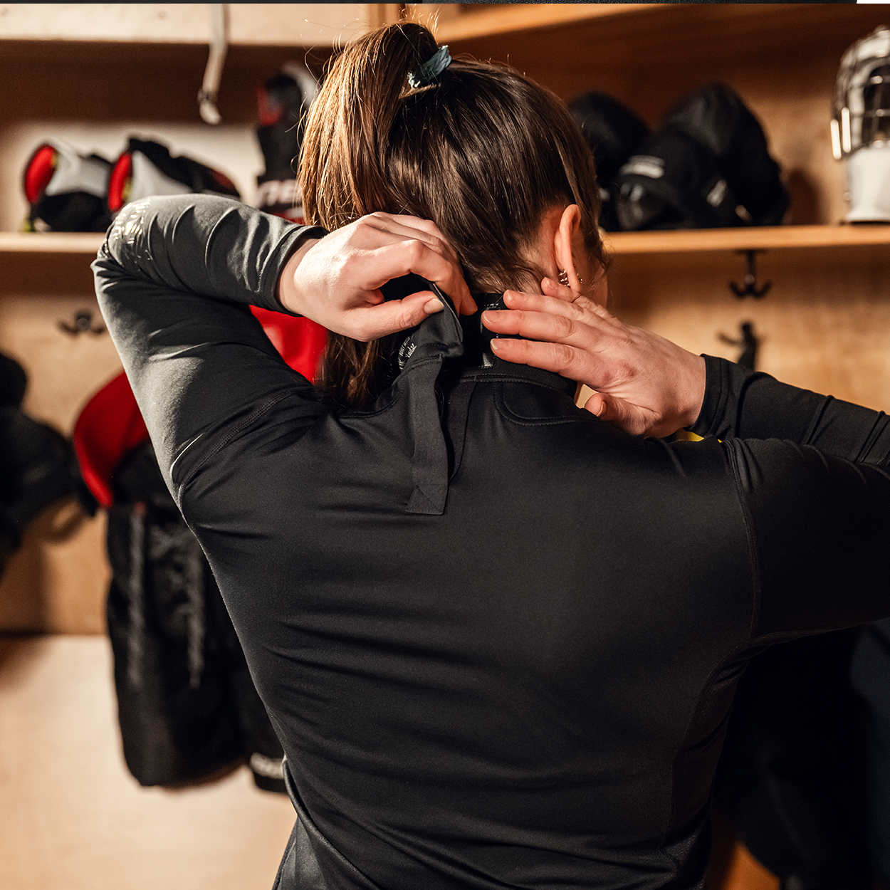 BAUER WMNS LS CUT-RESISTANT NECK PROTECT BASE LAYER